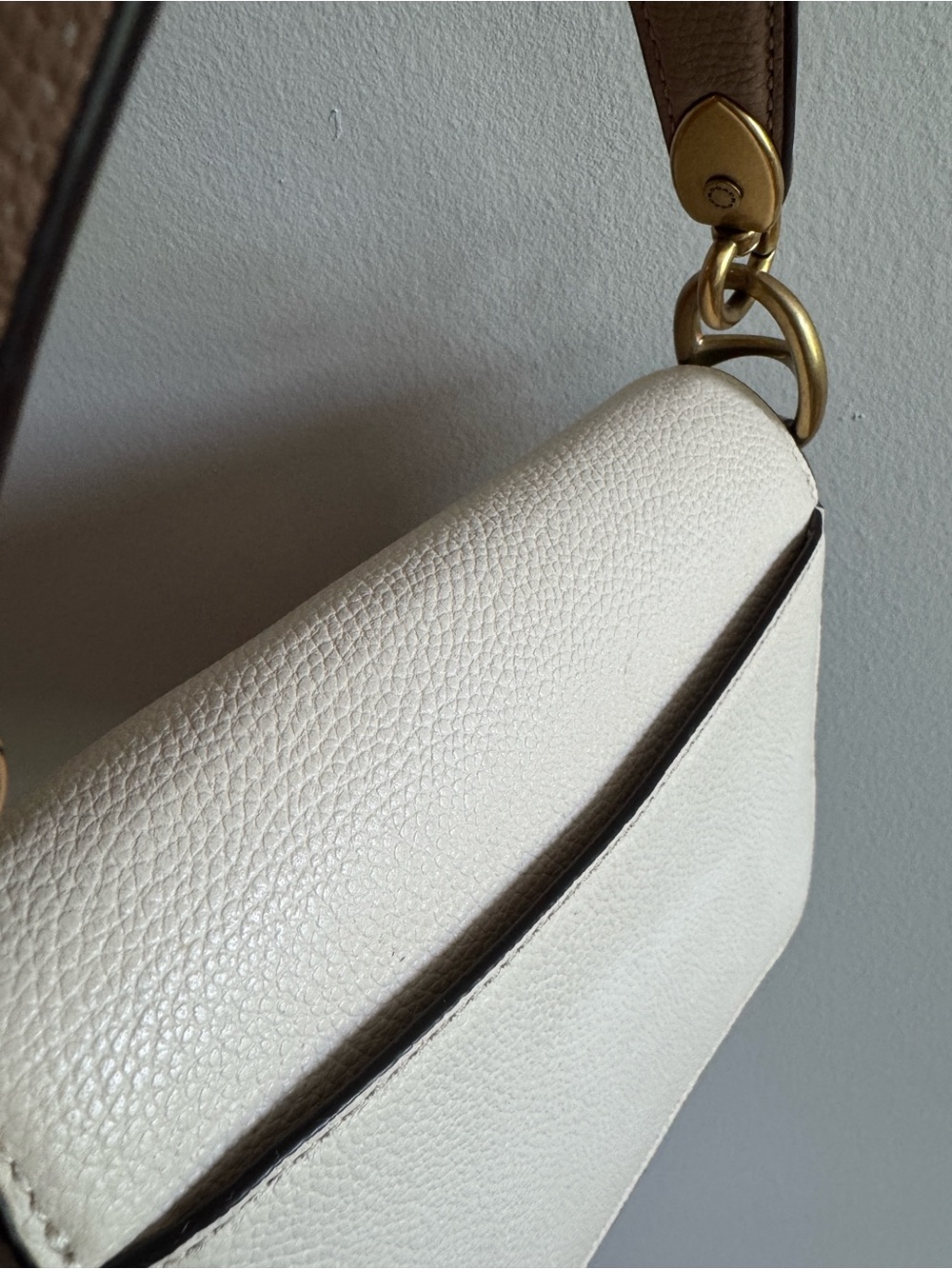 Coach Beat Cream and Gold Carriage Bag - Picture 6 of 14